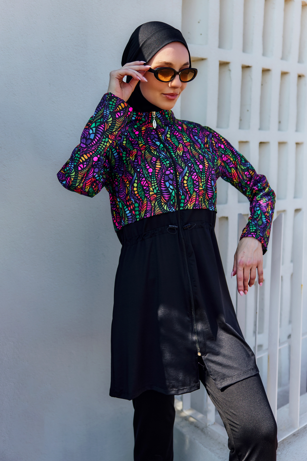 Remsa-R5101-Siyah01_1.jpg Kaleidoscope Reef Zip-Front Burkini Set - Image 1